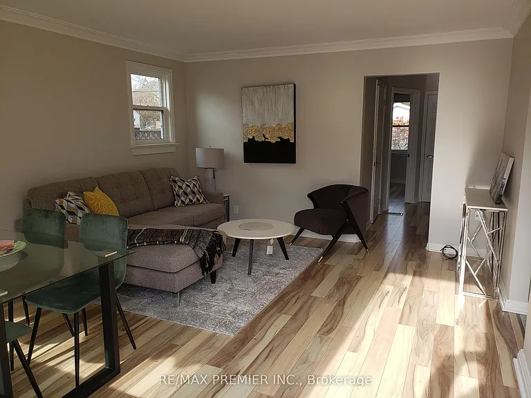 40 Byng Ave #UPPER — Photo 2