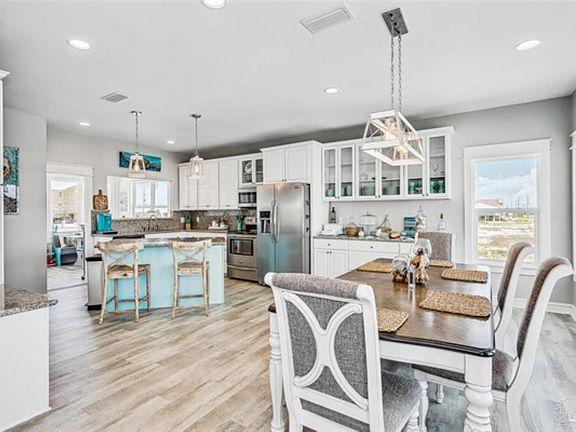 4th image of 7777 White Sands Blvd