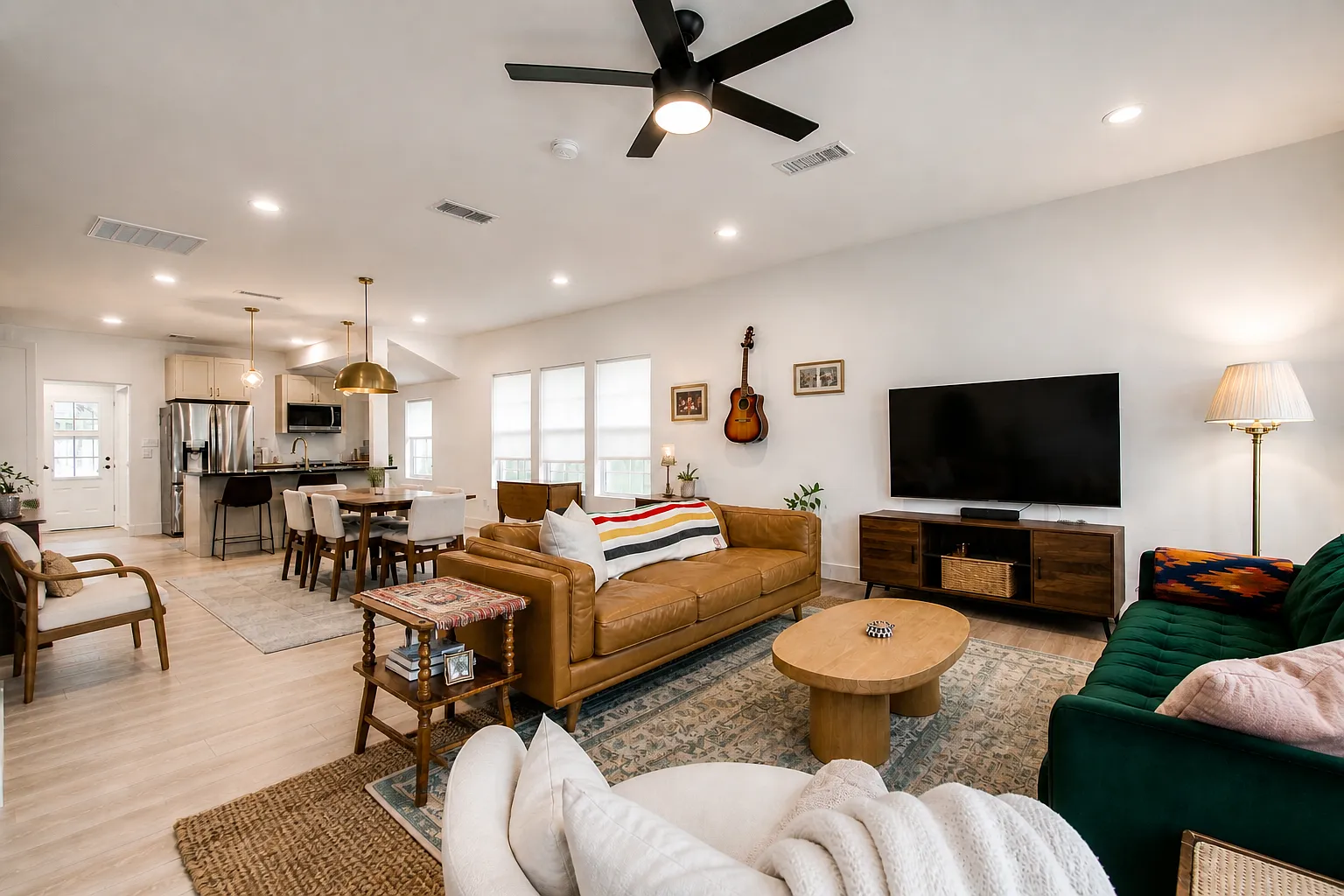 3 bed, 1838 sqft, $3,800 — Photo 2