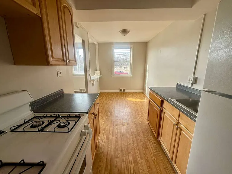 2027 Warrensville Center Rd #4 — Photo 6