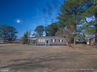 94 Nixon Ave, Rocky Point, NC 28457