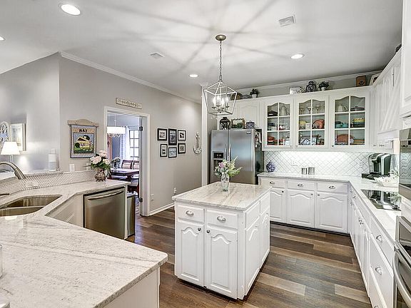 3rd image of 8029 Etienne Drive