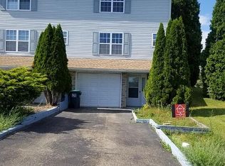 201 Victoria Arms Cir #24, Kunkletown, PA 18058