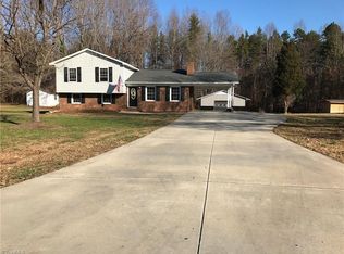 505 Canary Dr, Lexington, NC 27292