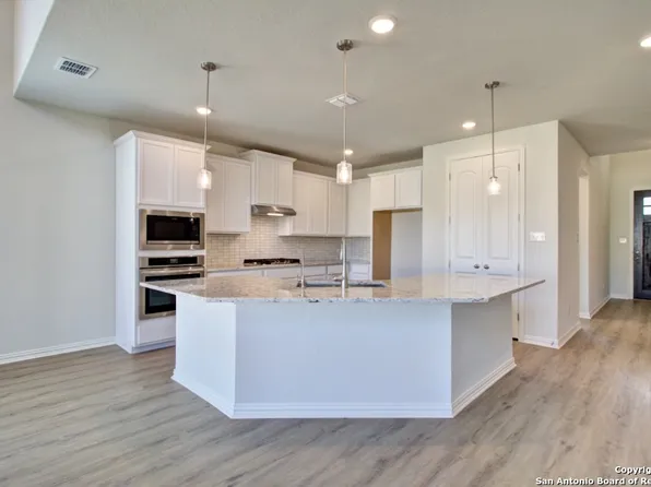 1830 La Grande Jatte, San Antonio, TX 78253