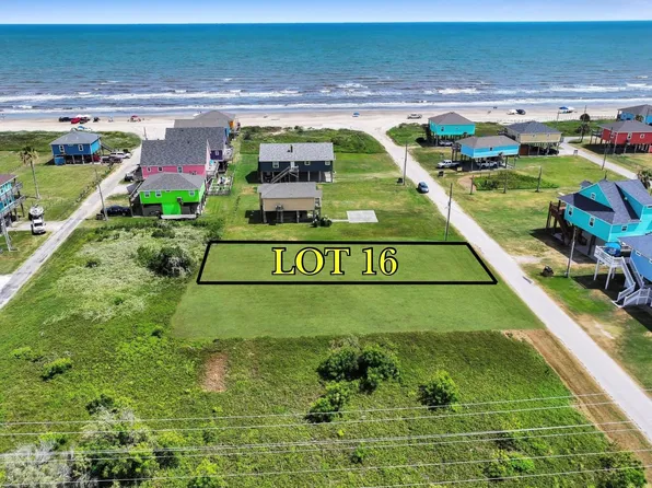 986 Smith Dr, Gilchrist, TX 77617