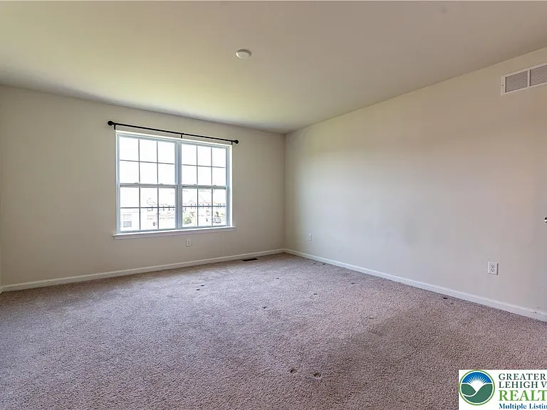 1374 Black Forest Dr — Photo 22