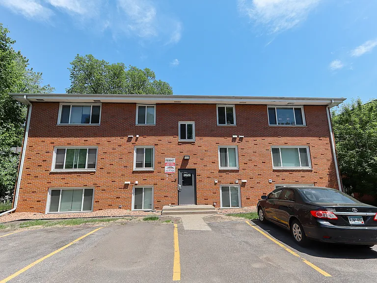 Minnehaha Apartments | 3628 — Photo 23