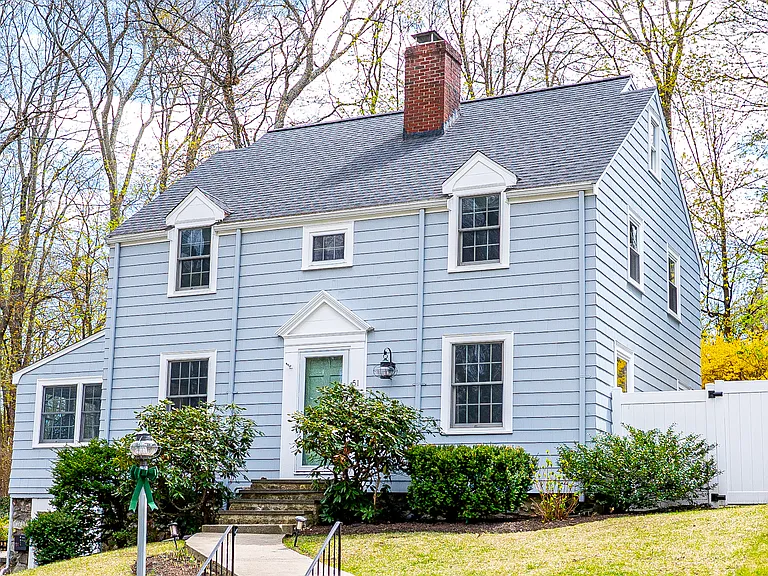 51 Lynn Fells Pkwy — Photo 1