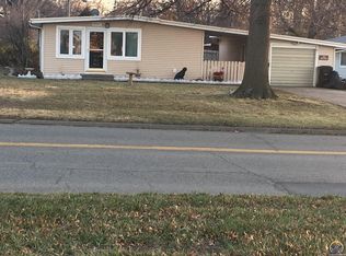 5427 SW 17th St, Topeka, KS 66604