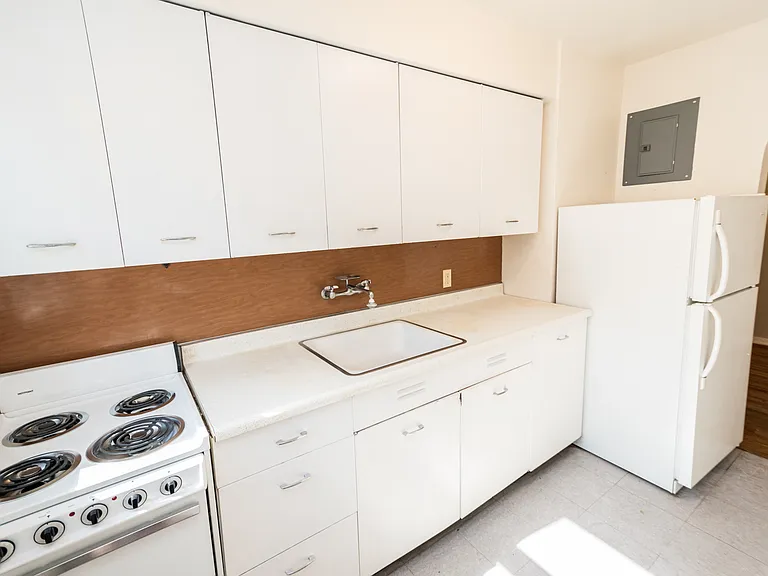 Larpenteur Terrace — Photo 19