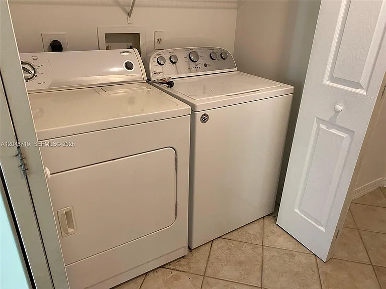 4177 N Haverhill Rd #808 — Photo 14