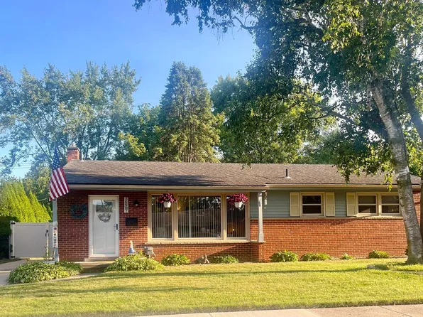 36987 Thinbark St, Wayne, MI 48184