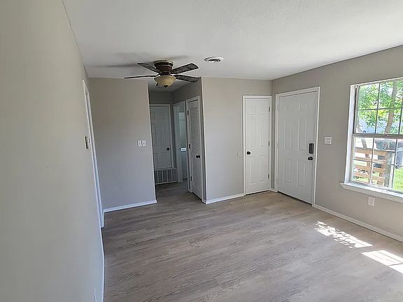 3rd image of 500 David St