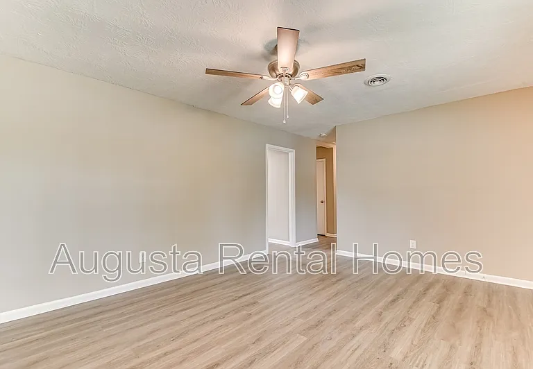 2328 Prague Ct — Photo 19