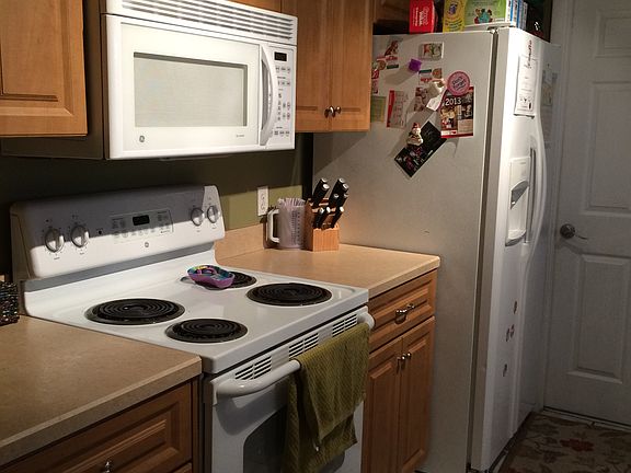 3rd image of 8 Cottonwood Dr