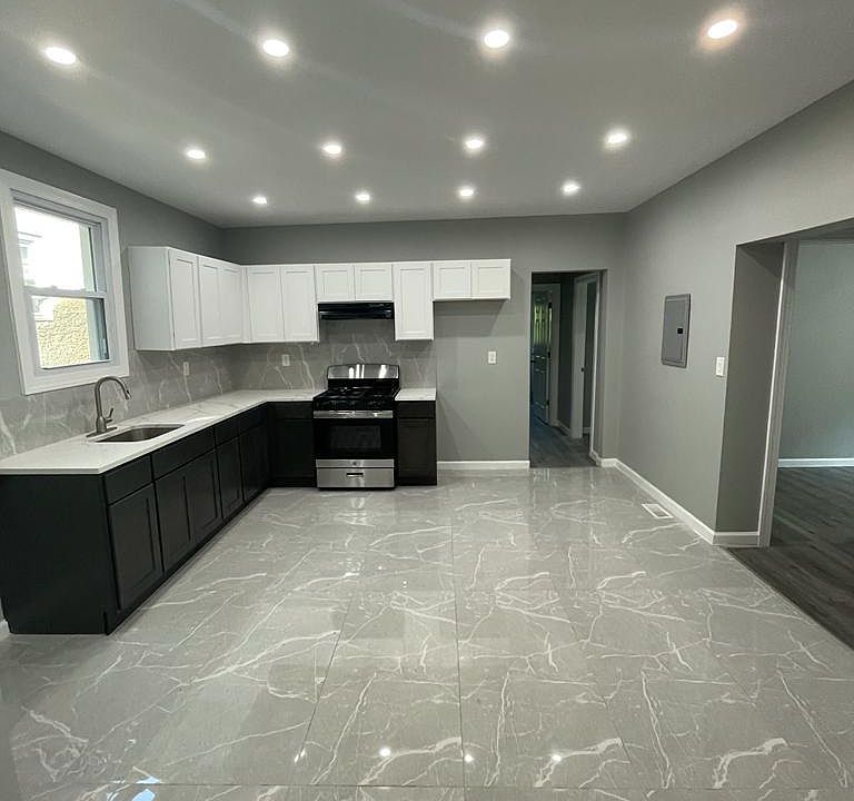 1st image of 77 Isabella Ave #1/2