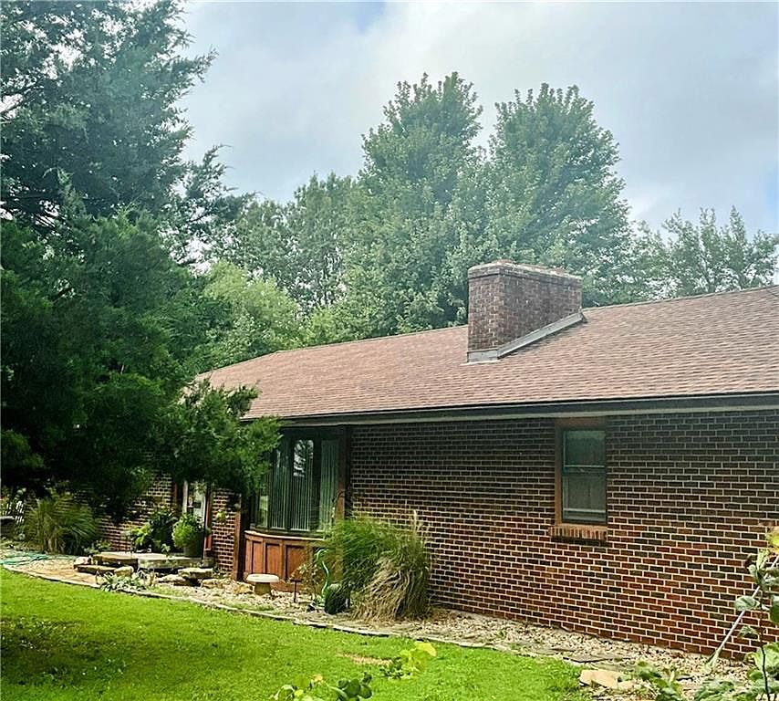 23719 Tonganoxie Dr, Leavenworth, KS 66048 Zillow