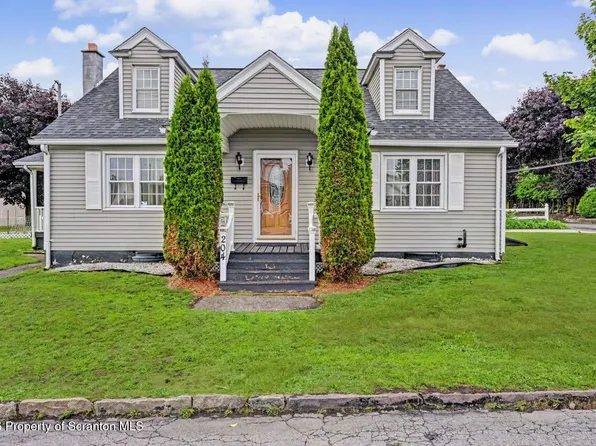 204 Penn Ave, Dupont, PA 18641