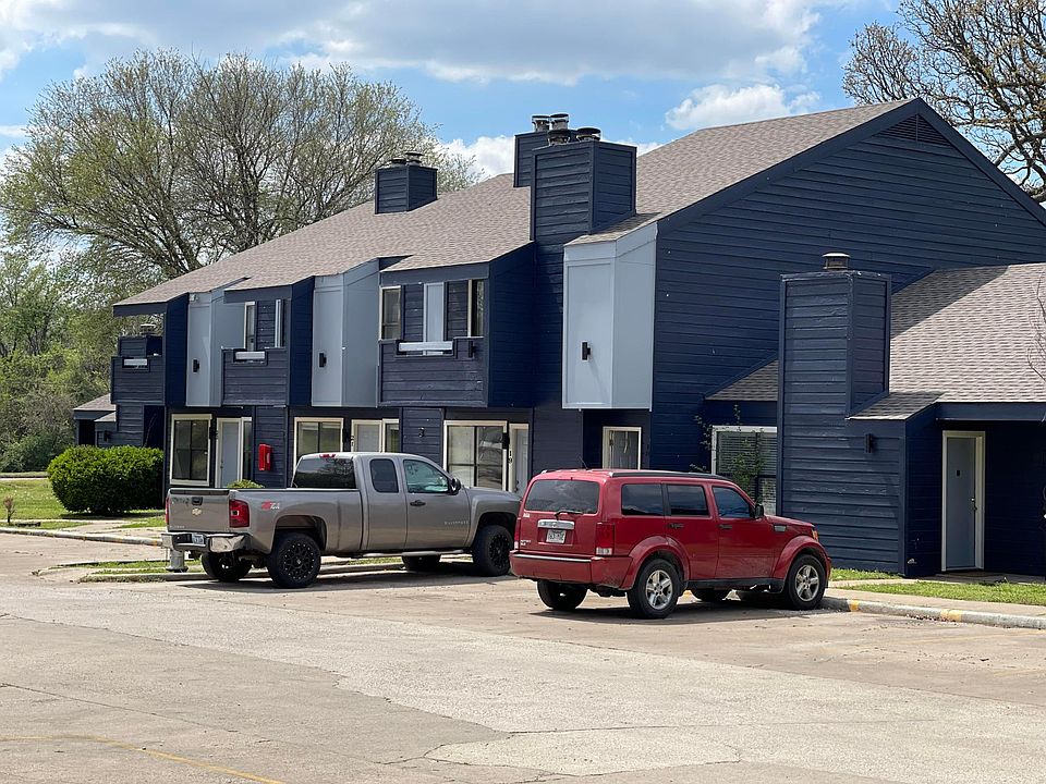 1st image of 2605 W Olive St #1
