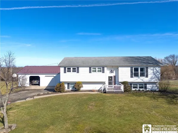 4180 Webster Rd, Fredonia, NY 14063