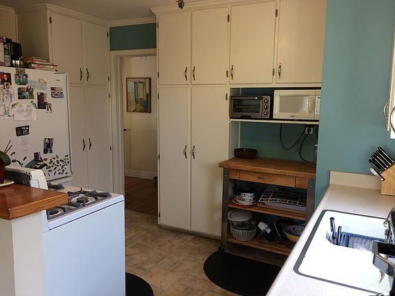 3rd image of 2207 White Ave