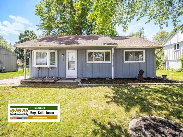 1330 Southlea Dr, South Bend, IN 46628