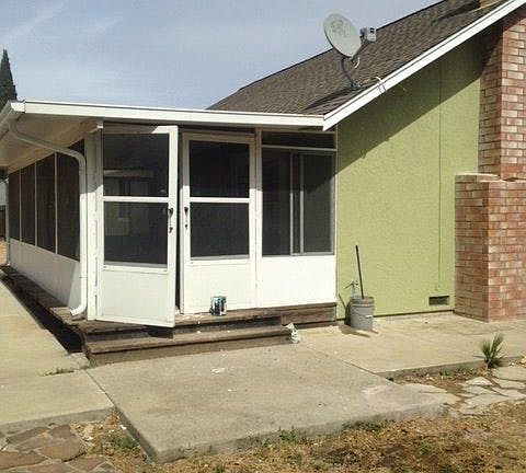 3rd image of 125 Tremley Ct
