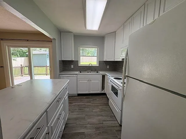 899 Tamarack Ave — Photo 6
