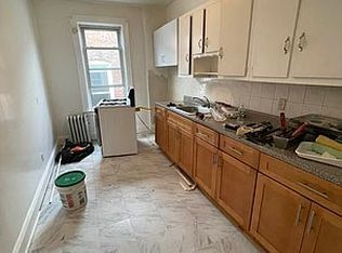 2523 14th St #2, Astoria, NY 11102