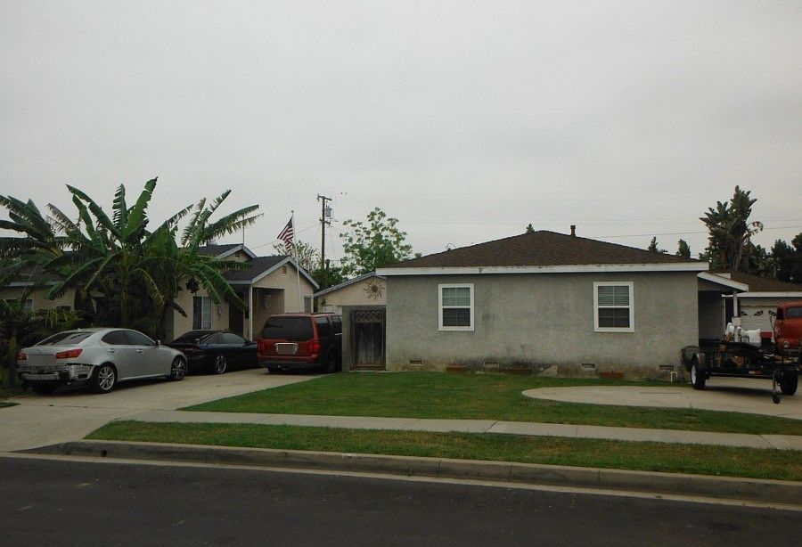 2nd image of 8808 Mayne St