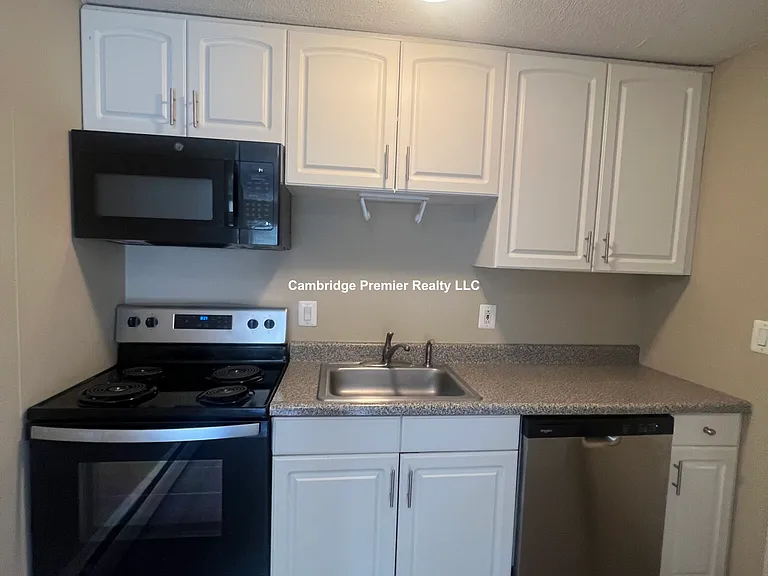379 Harvard St #26 — Photo 3