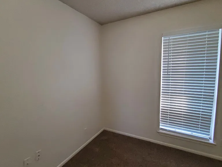 138 Meadow Dr — Photo 17