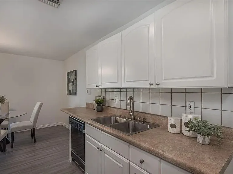 3806 Cortadera Ct — Photo 15