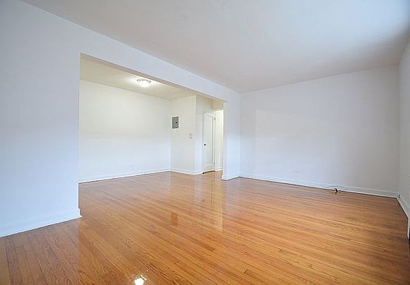 3rd image of 20-33 Seagirt Blvd #2C