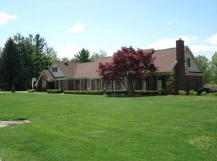 643 Foxfire Rd, Elizabethtown, KY 42701