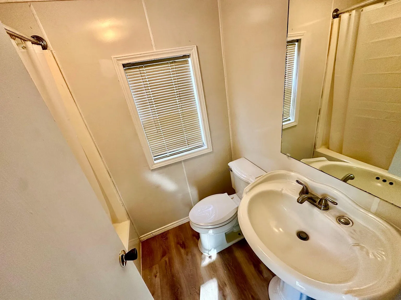 1 bed, 1.0 bath, $850 — Photo 4