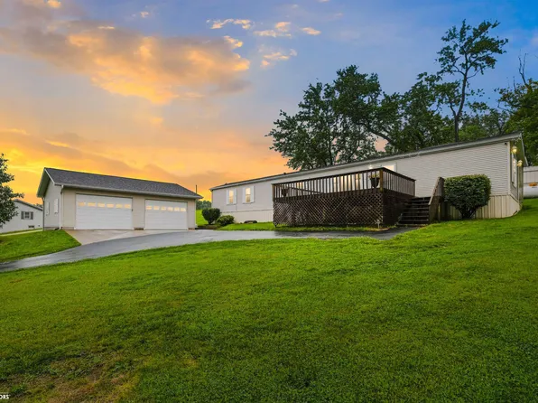 114 Skyline Dr, Montezuma, IA 50171