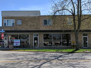 204 Somonauk St #1/2, Sycamore, IL 60178