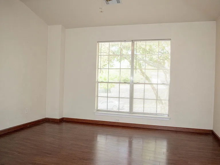 505 Shant St — Photo 8