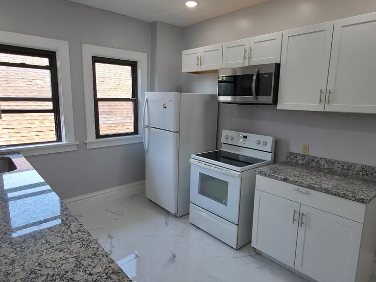 2121 Murray Ave #3 — Photo 2