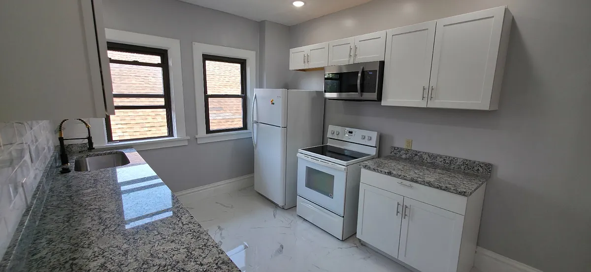 Building Photo - 2121 Murray Ave #3