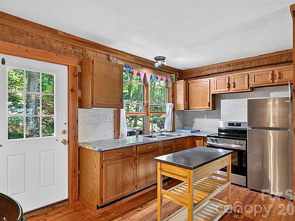 5th image of 50 Cherokee Ln #3