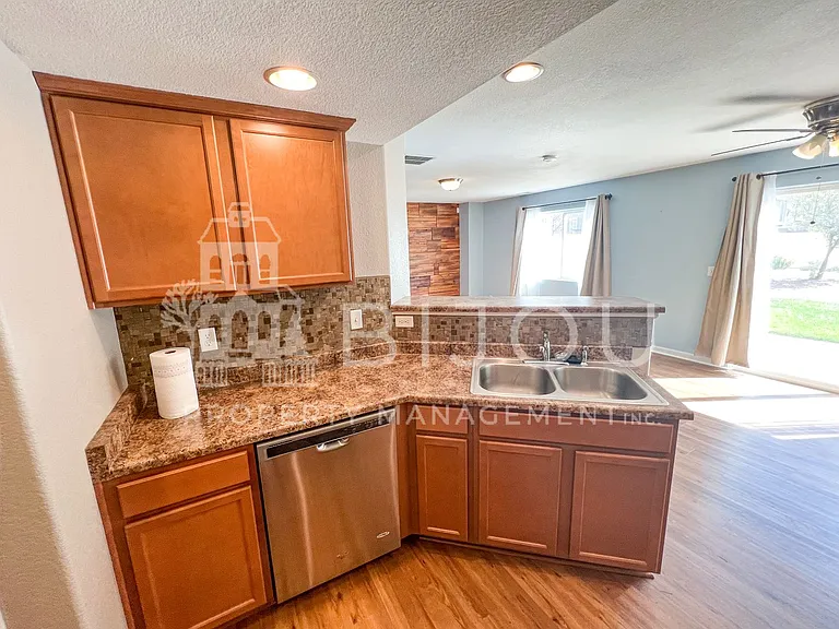 4247 Rosalie St — Photo 15