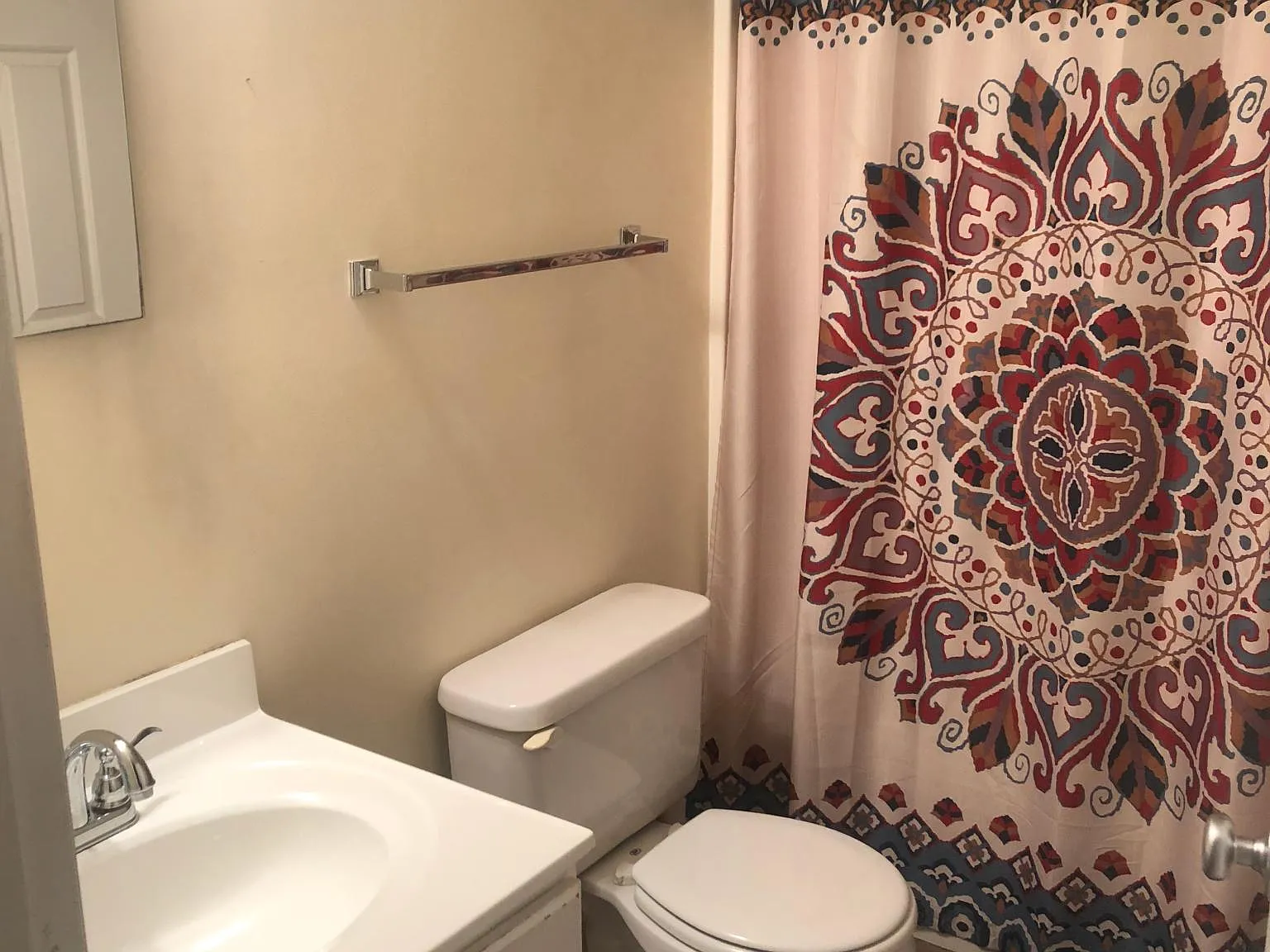 4 bed, 1688 sqft, $2,100 — Photo 4