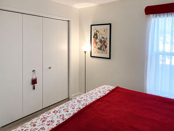 5th image of 7911 Countryside Dr APT 130