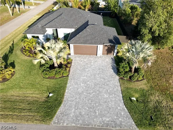 1621 SW 10th Pl, Cape Coral, FL 33991