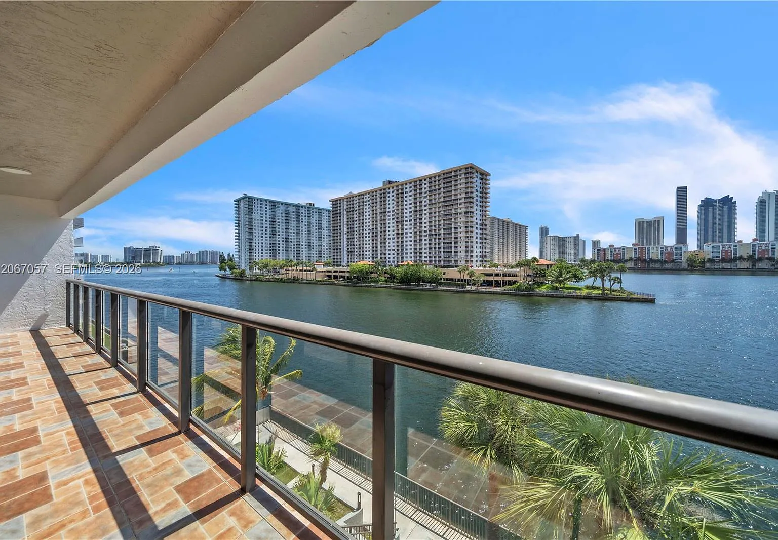 Pelican Landing Condo — Photo 1