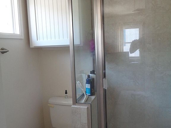 4th image of 3309 Crest Dr
