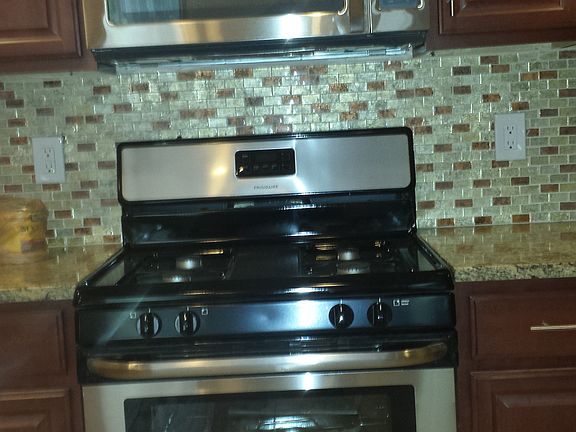 3rd image of 271 E 150th St APT 2